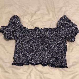 Off the shoulder LA hearts crop